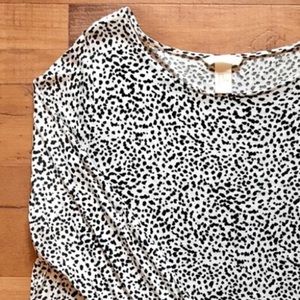 H&M 3/4 sleeve black & white top